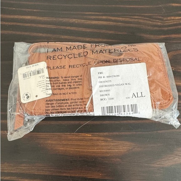 Free People Distressed Vegan Leather Wallet NWT - Picture 11 of 11